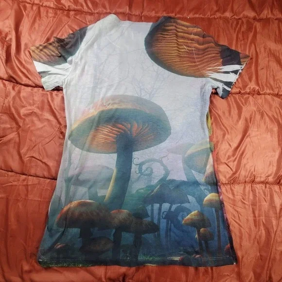 Disney Alice in Wonderland All Over Print T-Shirt XL Made in USA Vintage 2010 - Picture 2 of 14